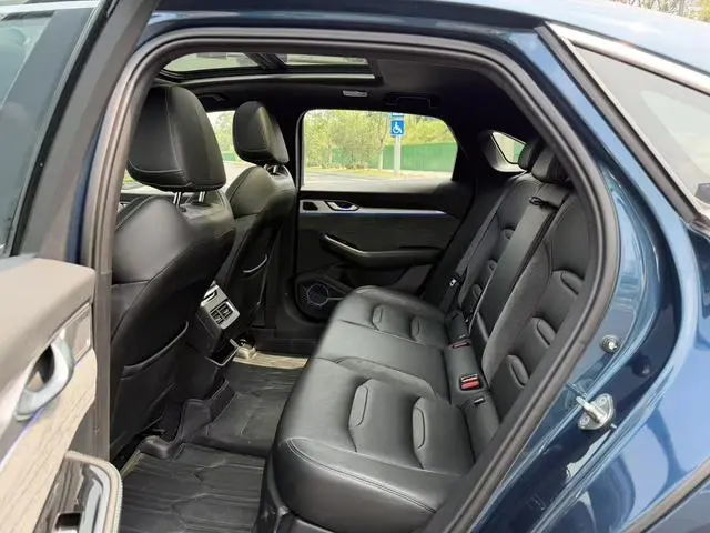 Geely Xingrui 2.0T only this cyan version