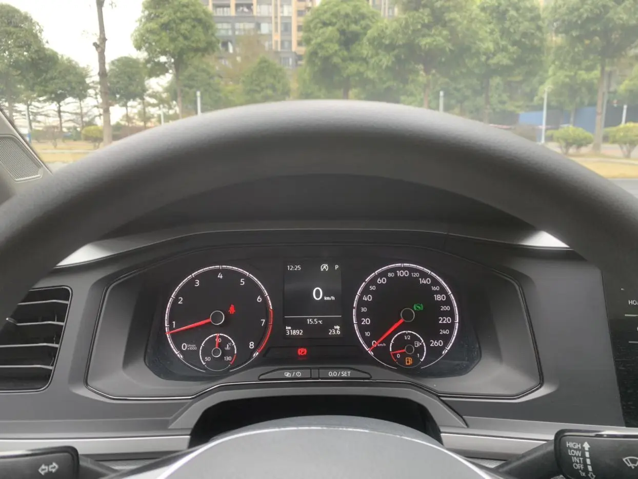 Volkswagen Polo Plus 1.5L automatic colorful technology version
