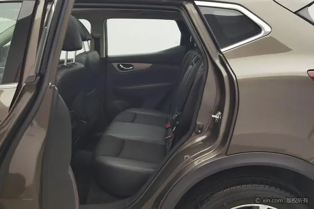 Nissan Qashqai 2.0L CVT Deluxe Edition