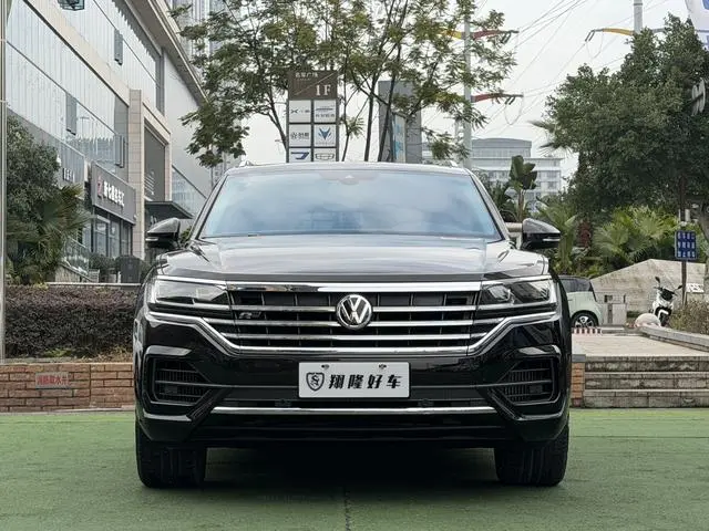Volkswagen Touareg 3.0 TSI Sharp Front Version Country VI