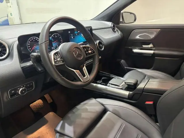 Mercedes-Benz Mercedes-Benz GLA GLA 200