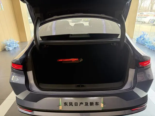 Nissan Nissan N6 180 Max