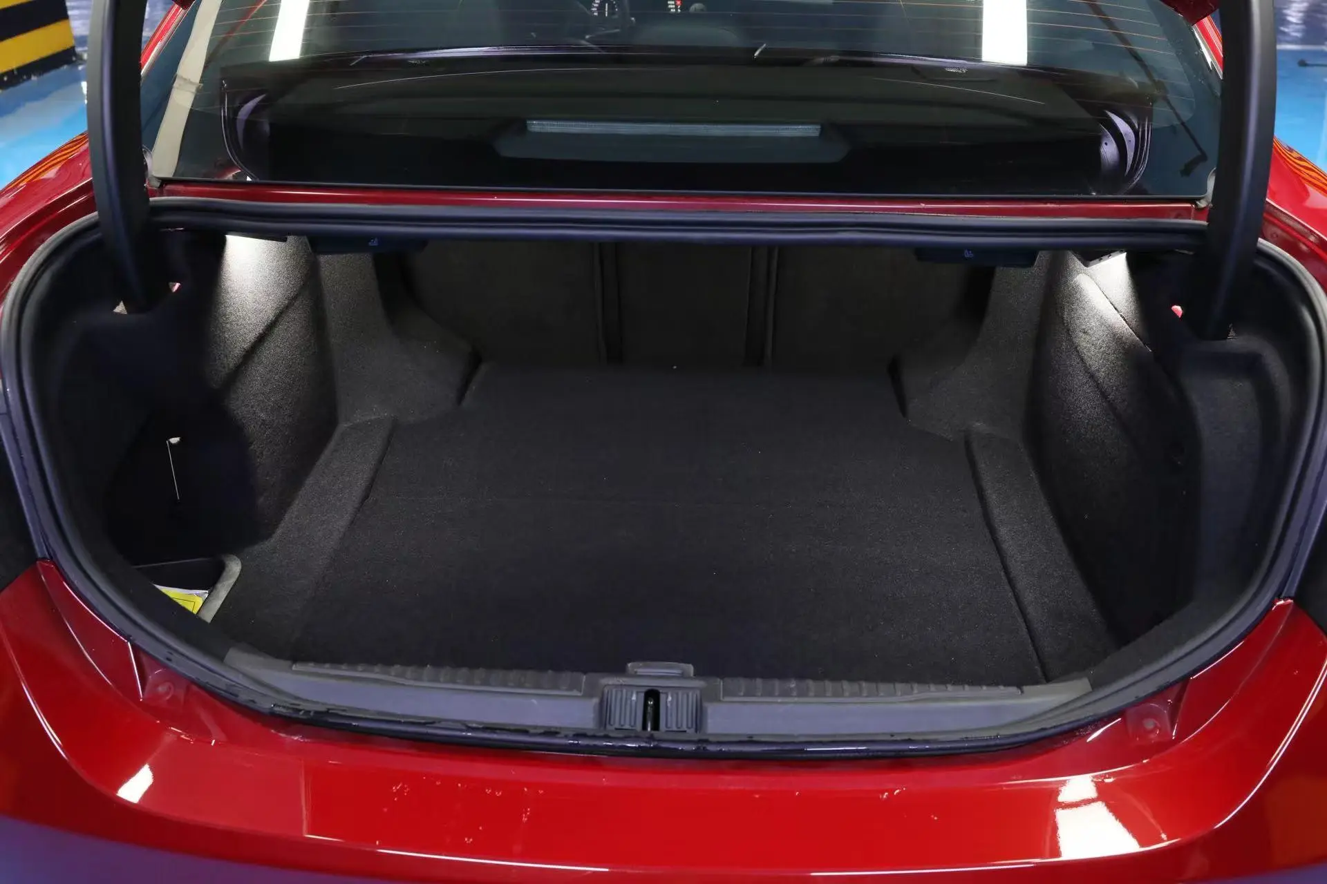 Alfa Romeo Giulia 2.0T 200HP Deluxe Edition