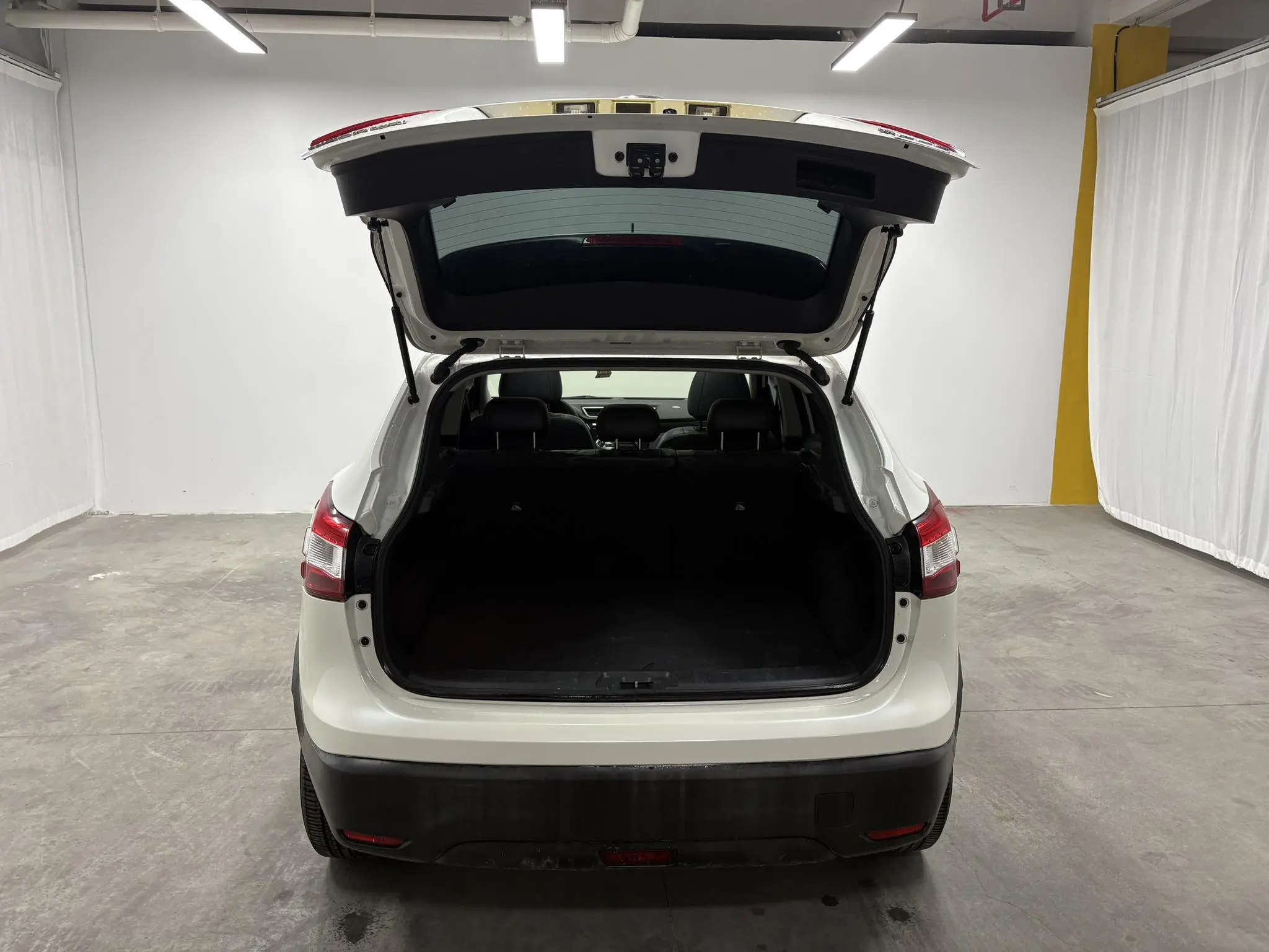 Nissan Qashqai 2.0L CVT Deluxe Edition