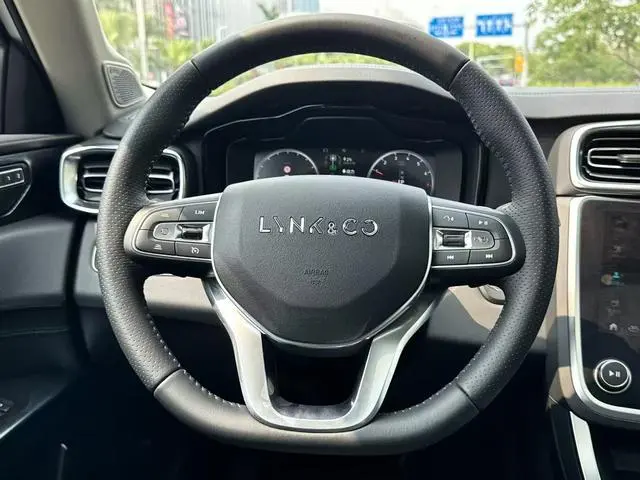 LYNK & CO Lynk &Co. 01 EM-P 1.5T Pro