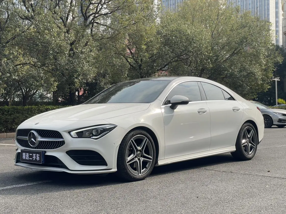 Mercedes-Benz Mercedes-Benz CLA CLA 200 four-door coupe