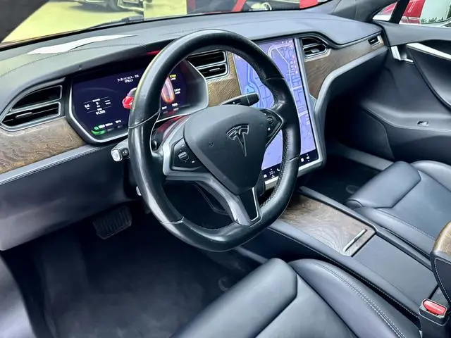 Tesla Model S 75D Standard battery life version