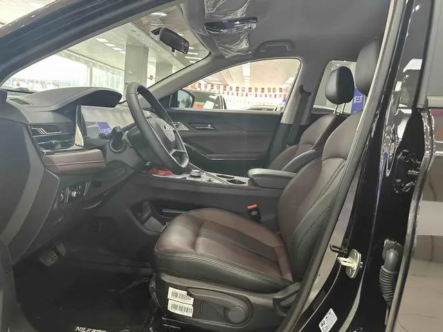 Jianghuai Yiwei Jianghuai X8 E Home 1.5T DHT Jiaxin Edition 7 Seats