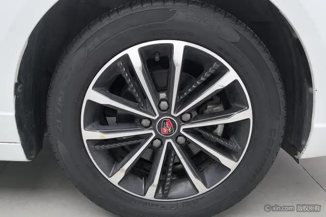 Roewe Roewe i5 1.5L automatic 4G Interconnection Linghao Ultimate Edition