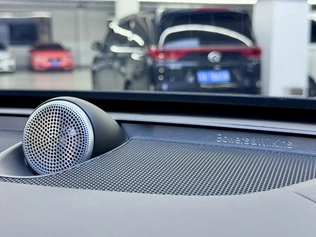 Volvo Volvo XC90 PHEV E-drive hybrid T8 Zhizun Edition 7-seater Country V