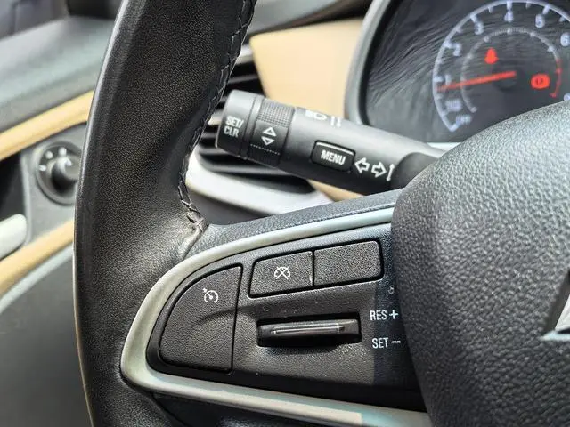 Chevrolet Cruze 320 automatic Enjoy Skylight version