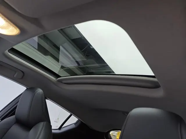 TOYOTA IZOA 2.0L Yixiang Edition