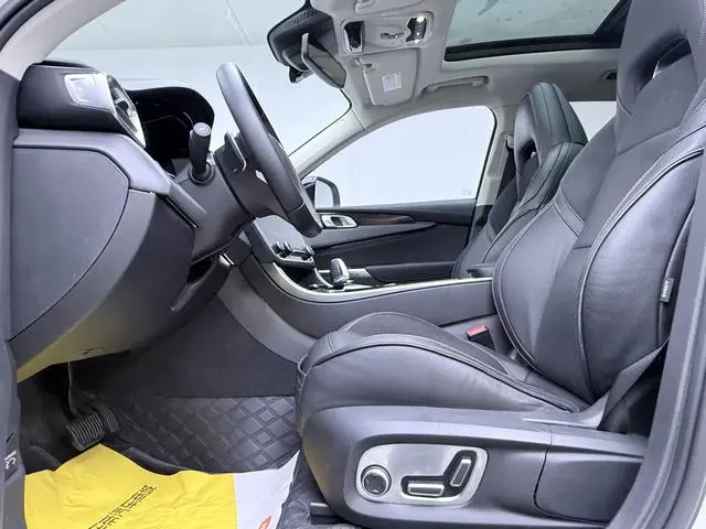 LYNK & CO Lynk 01 2.0T four-wheel drive Jin Pro version