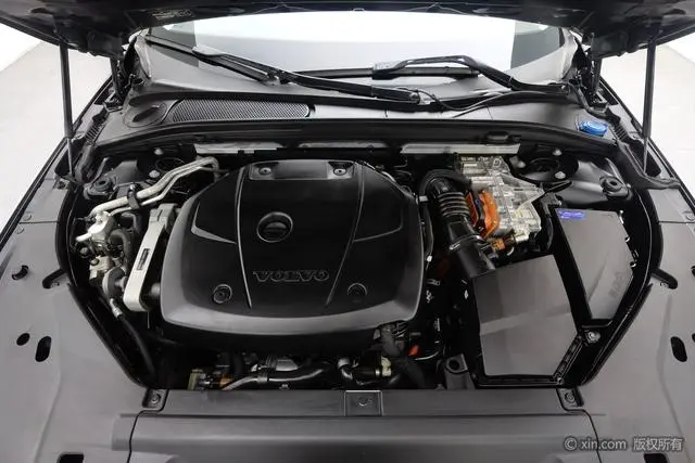 Volvo Volvo S90 PHEV 2.0 T T8 E-drive Hybrid Zhiyi Deluxe Edition