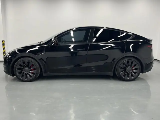 Tesla Model Y Performance high-performance all-wheel drive version