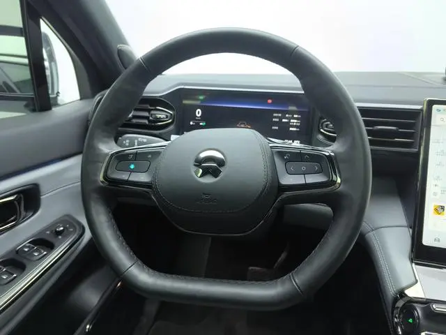 NIO NIO ES8 580KM six-seater version