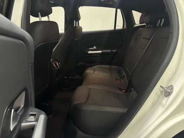 Mercedes-Benz Mercedes-Benz GLA GLA 200