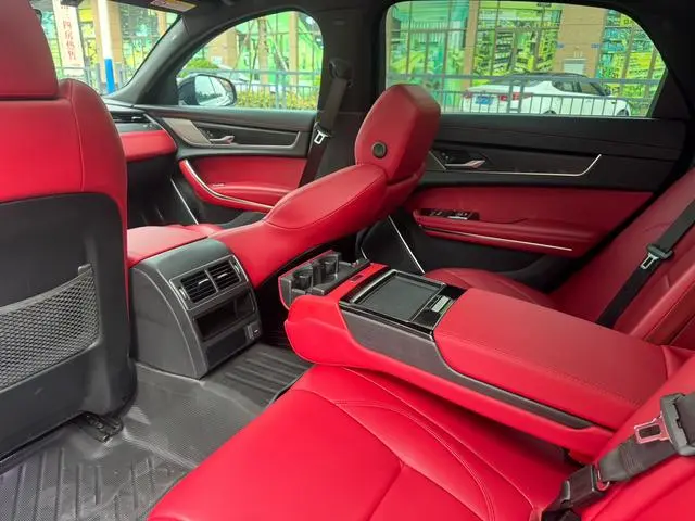 Jaguar Jaguar XFL 2.0T P250 four-wheel drive Yao Black sports edition