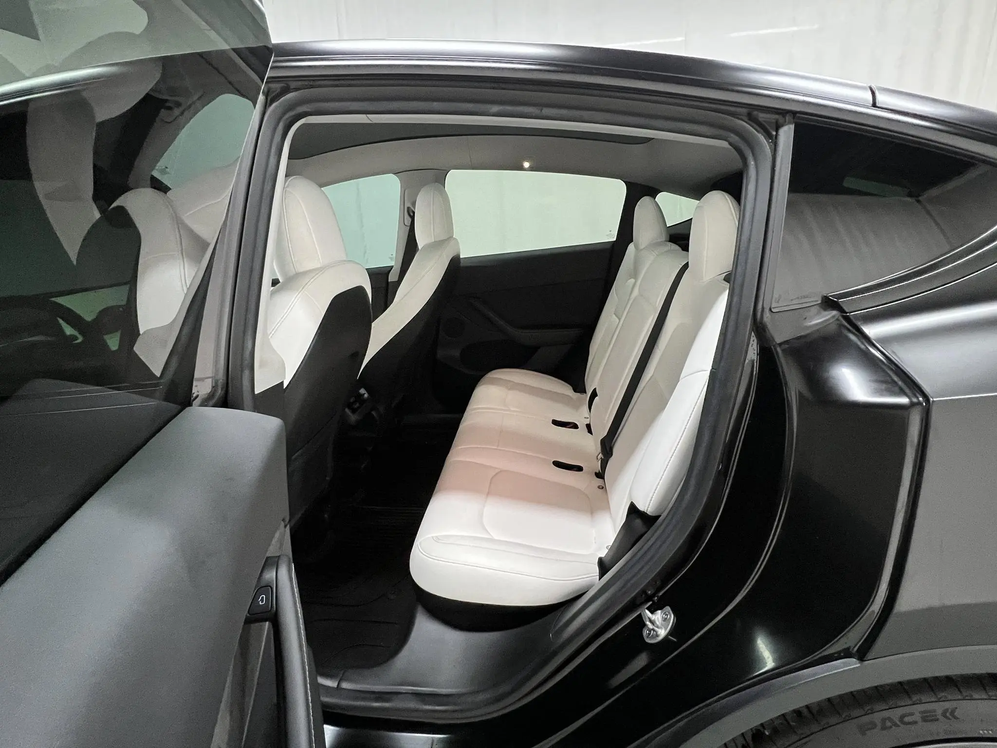 Tesla Model Y Performance high-performance all-wheel drive version