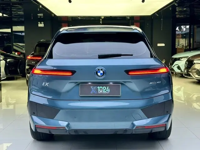 BMW BMW iX xDrive40