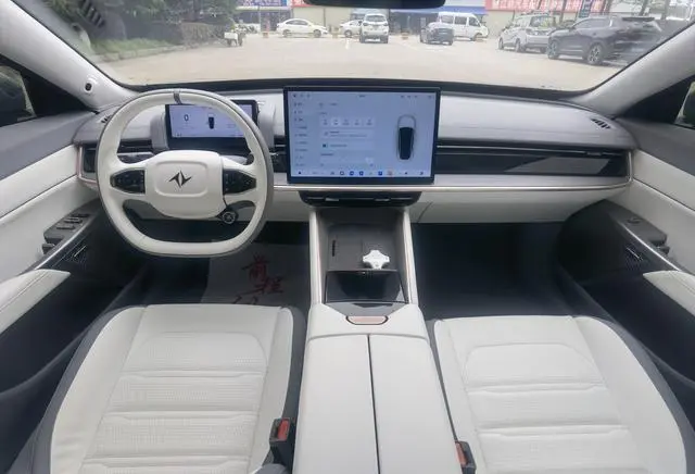 Dongfeng eπ eπ007 Pure electric 540 four-wheel drive Max version