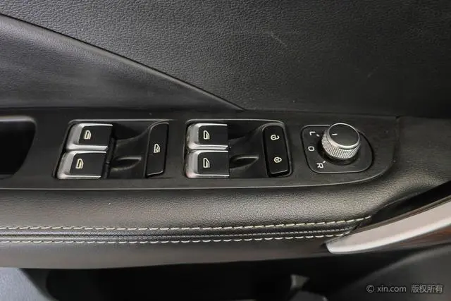 Geely Binyue 260T DCT Knight Country VI