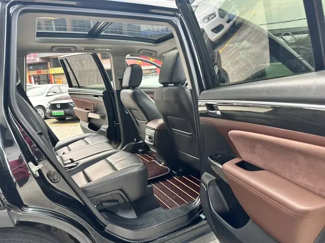 GAC Trumpchi GS8 320T two-wheel drive luxury Zhilian Edition 7 seats