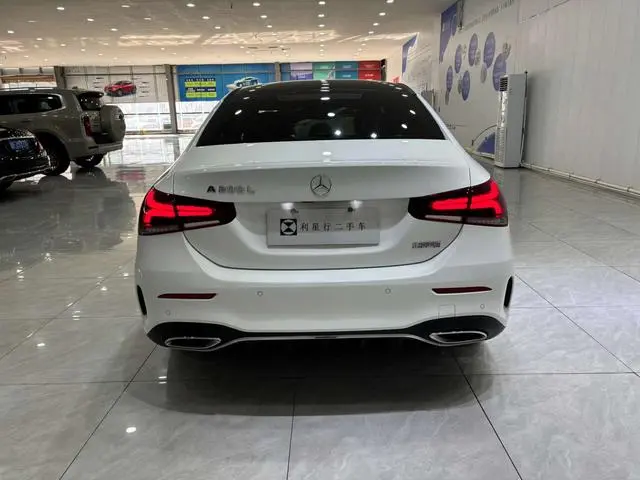 Mercedes-Benz Mercedes-Benz A-class A 200 L sports sedan fashion Version