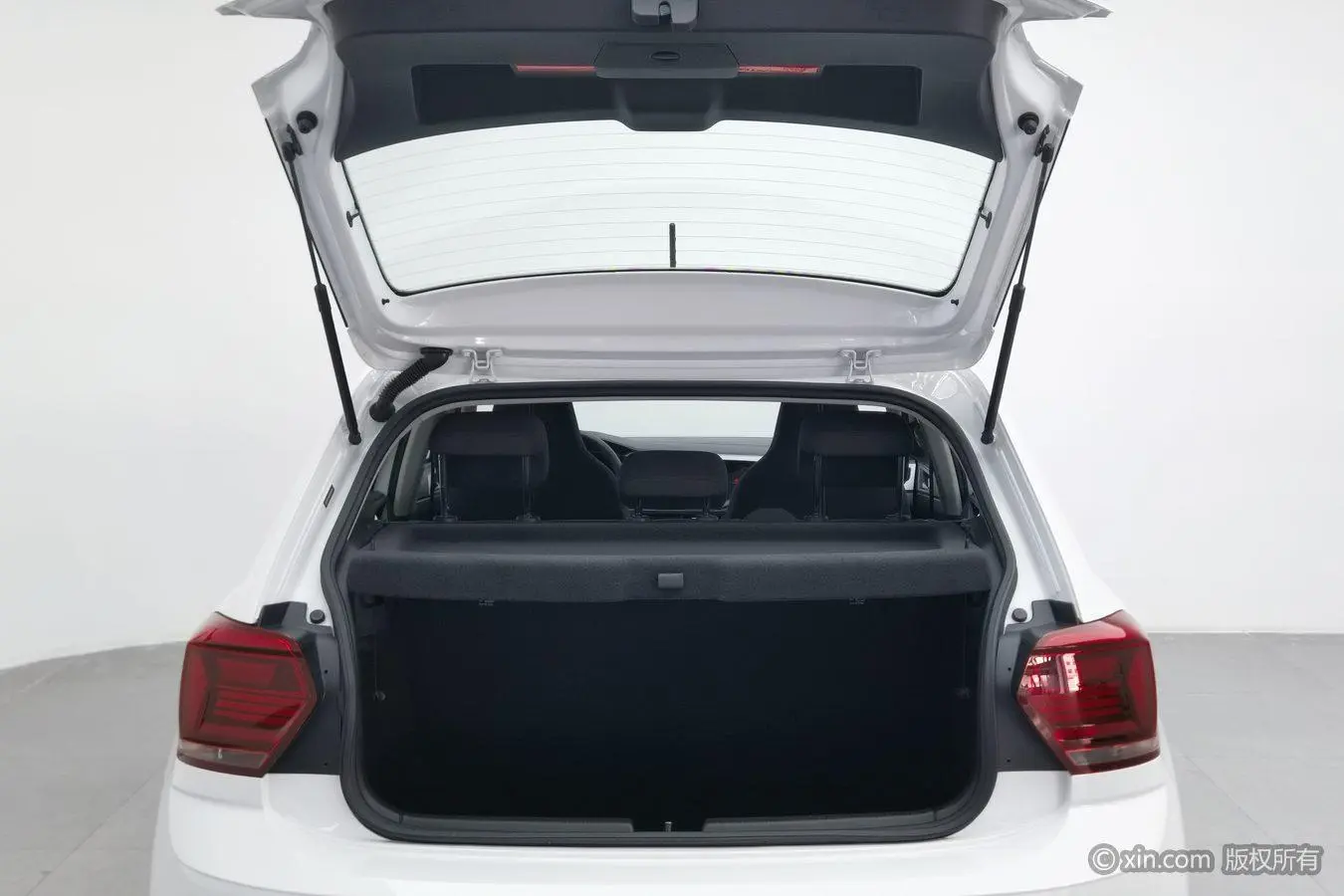 Volkswagen Polo Facelift Plus 1.5L Automatic Panoramic Enjoy Edition