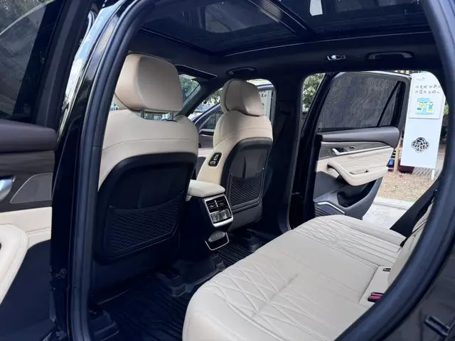 Geely Xingyue L 2.0TD high-power automatic two-wheel drive Dongfang Yao Lanxing version