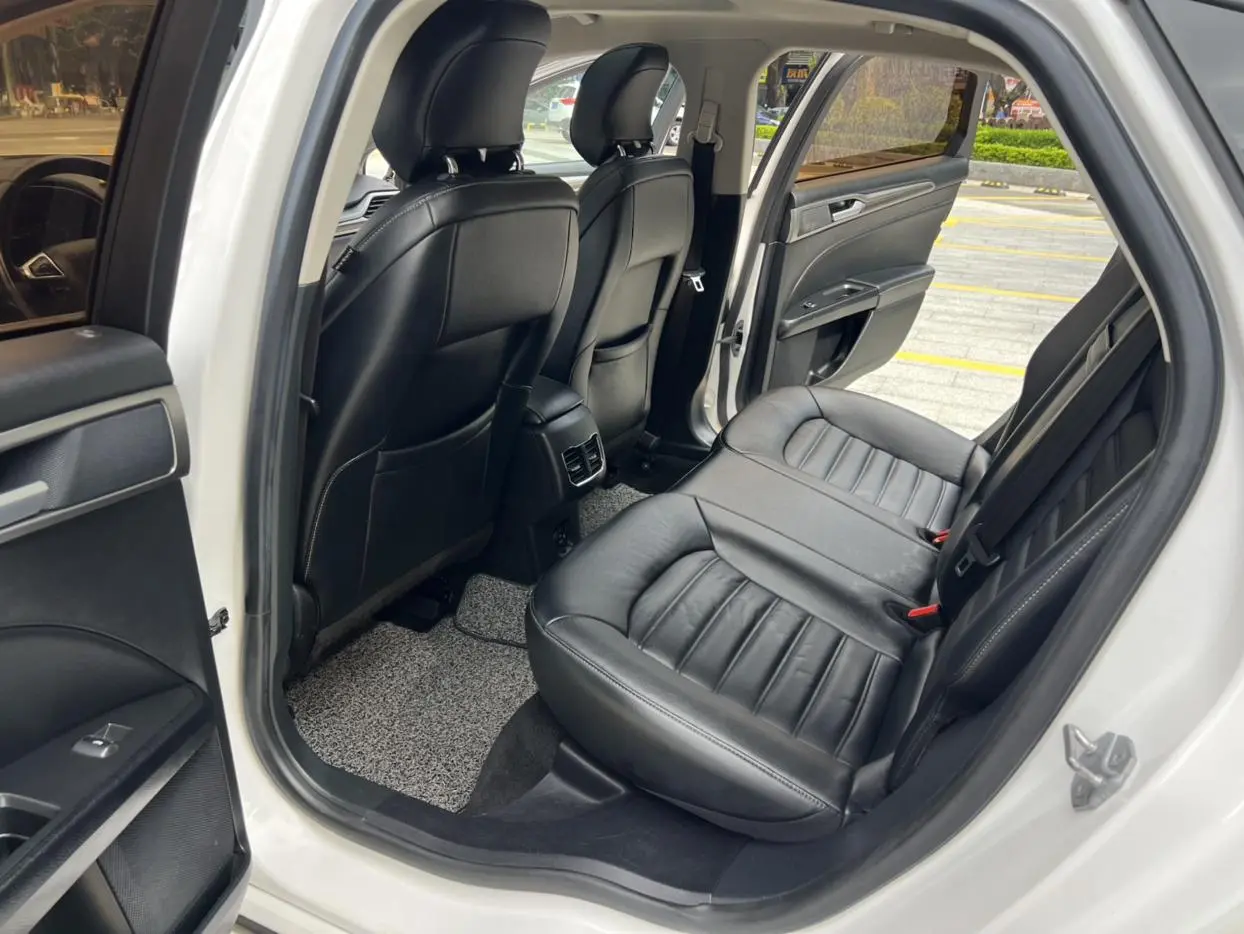Ford Mondeo EcoBoost 180 Luxury