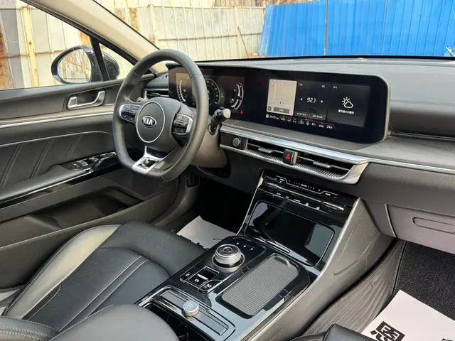 Kia Kia K5 270T CVVD Deluxe Edition