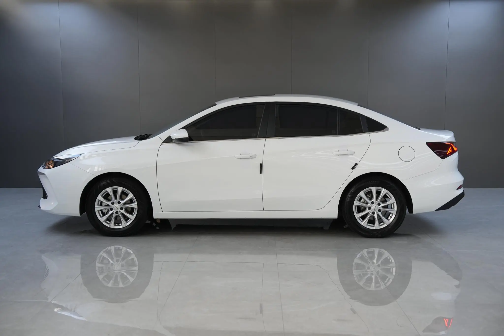 Roewe Roewe i5 1.5L CVT Executive Edition