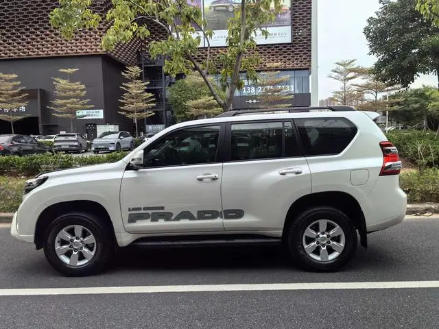 TOYOTA Prado 2.7L Automatic Deluxe Edition