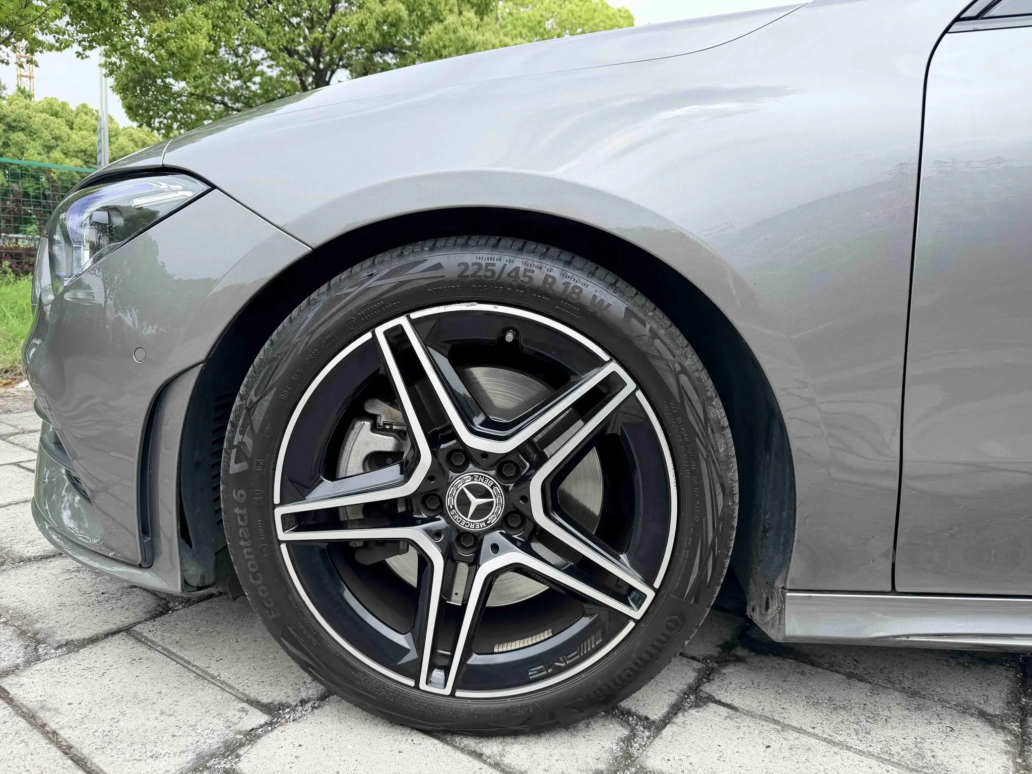 Mercedes-Benz Mercedes-Benz CLA CLA 260 4MATIC four-door coupe