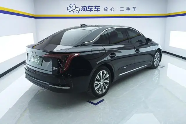 Hongqi Hongqi E-QM5 620KM PLUS version