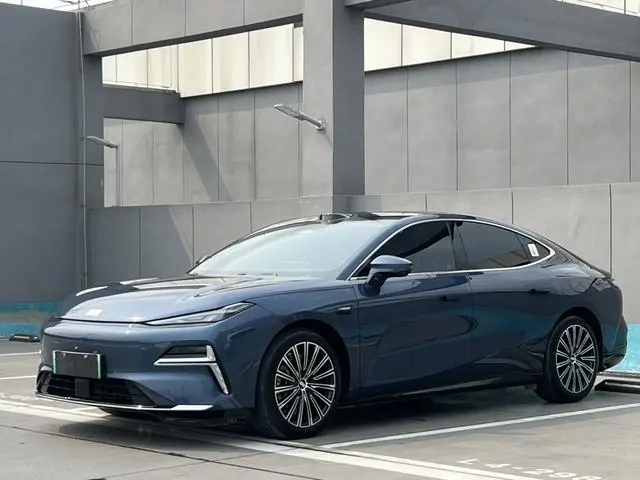 Geely Galaxy Galaxy Sparkle 8 PHEV 130km EM-P Starship Version