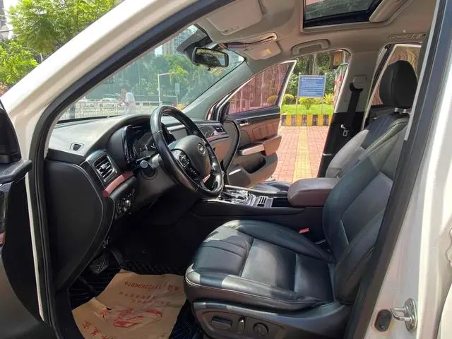GAC Trumpchi GS8 320T two-wheel drive deluxe edition 7 seats