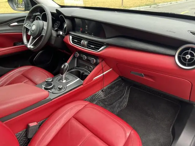 Alfa Romeo Stelvio 2.0T 200HP Elite Edition