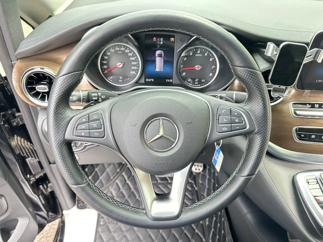 Mercedes-Benz Mercedes-Benz V-class V 260 L Long wheelbase Deluxe Edition