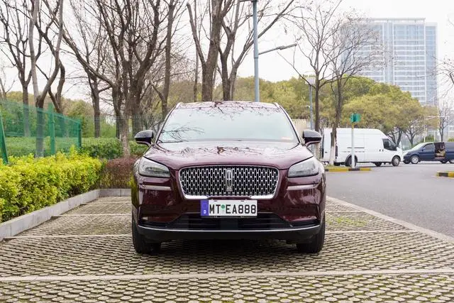 Lincoln Adventurer 2.0T two-wheel drive Zunyue Edition