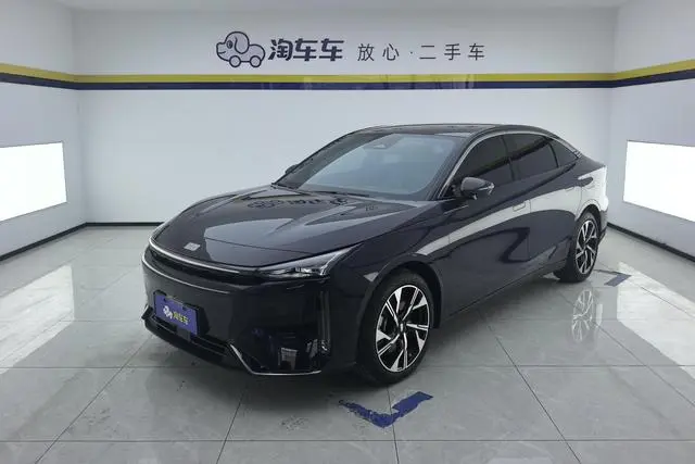 Geely Galaxy Galaxy L6 1.5T DHT 125km Starship