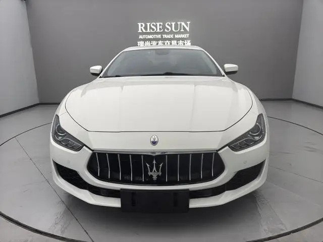 Maserati Ghibli 3.0T 350Hp standard version Country V