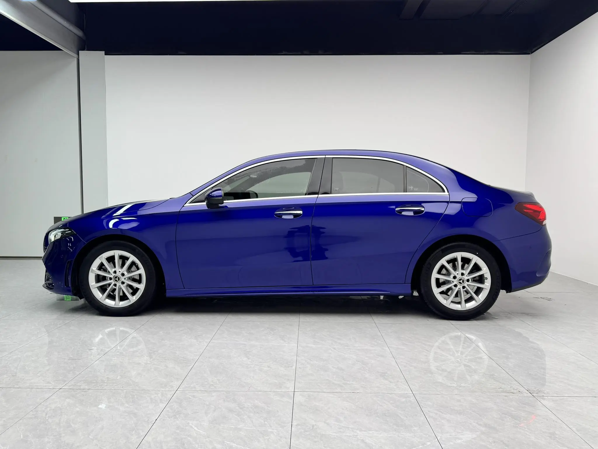 Mercedes-Benz Mercedes-Benz A-class A 200 L sports sedan