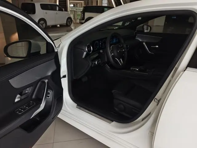 Mercedes-Benz Mercedes-Benz A-class Second facelift A 180 L sports sedan