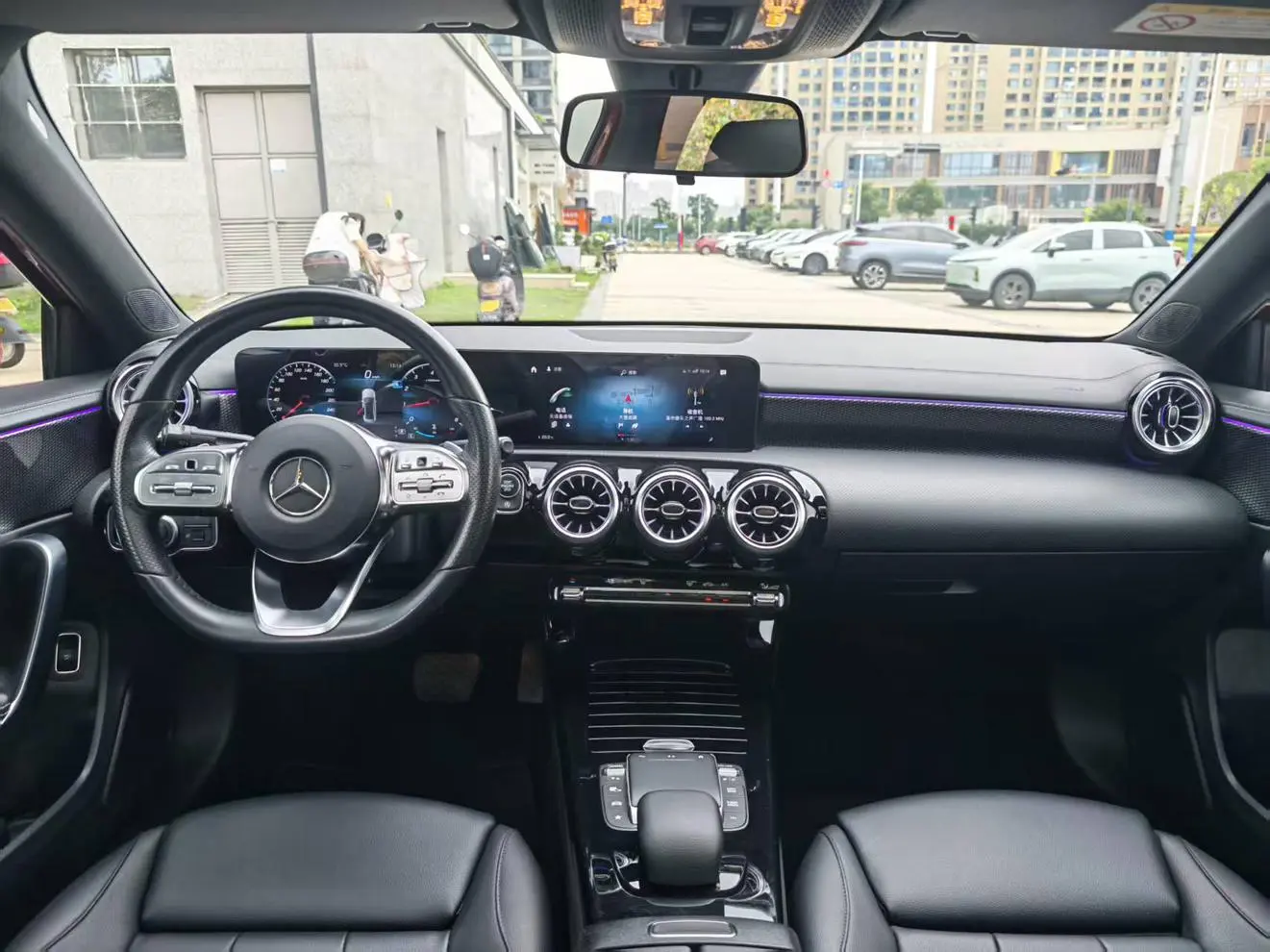 Mercedes-Benz Mercedes-Benz A-class Facelift A 200 L sports sedan fashion version