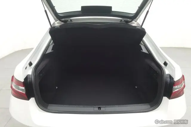 Skoda Speed pie ZI330 DSG Comfort Edition Country V