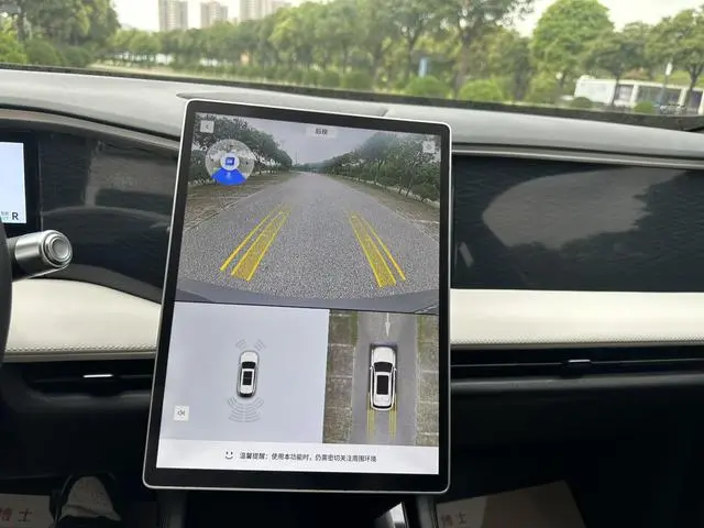 Geely Galaxy Galaxy L7 1.5T DHT 55km PRO