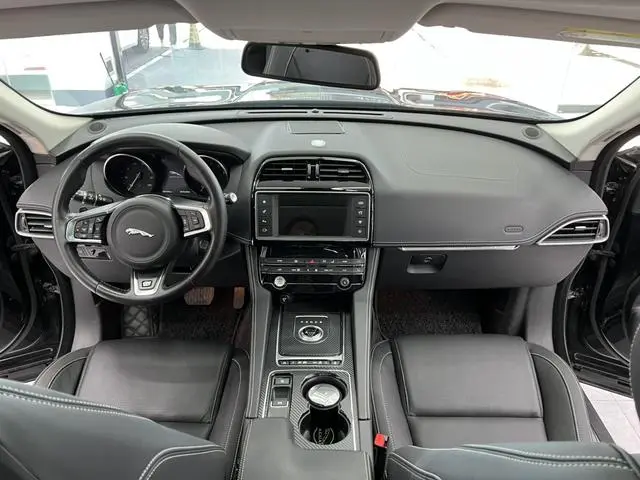 Jaguar Jaguar F-PACE 3.0 SC four-wheel drive R-Sport sports version