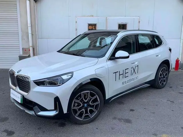 BMW BMW iX1 xDrive30L X design set